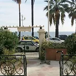 Flots D'azur Promenade Des Hotel