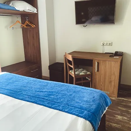 Hotel Flots D'azur 3*