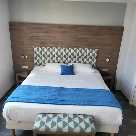 Hotel Flots D'azur 3*