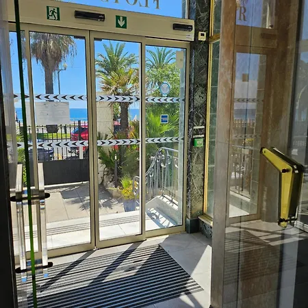 Flots D'azur Promenade Des Hotel Nizza