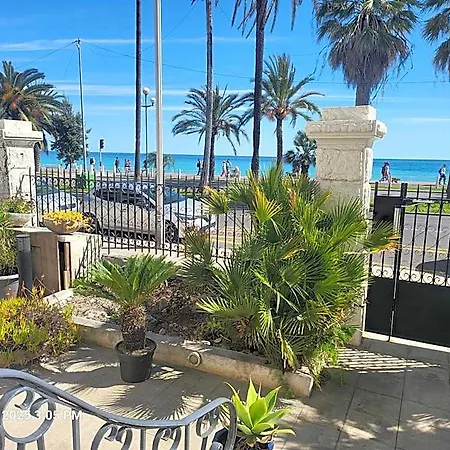 Flots D'azur Promenade Des Отель