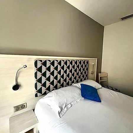 Отель Flots D'azur Promenade Des 3*