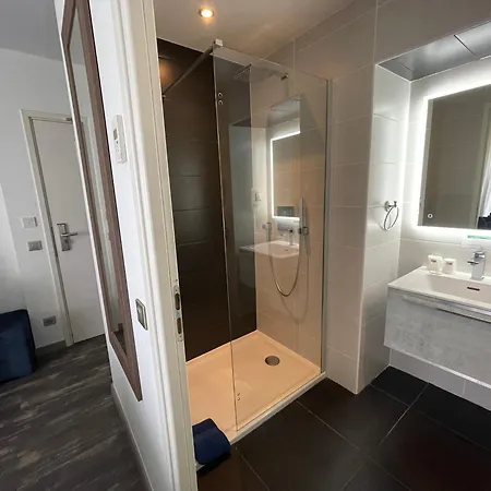 Hotel Flots D'azur Promenade Des 3*